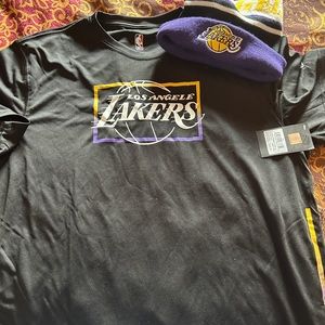 New with tags Mens X large Los Angeles Lakers T-shirt and beanie